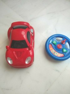 coche teledirigido rojo