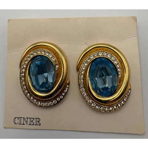 Vintage CINER Signed Gold Tone Blue Crystal Oval Rhinestone Clip On Earrings