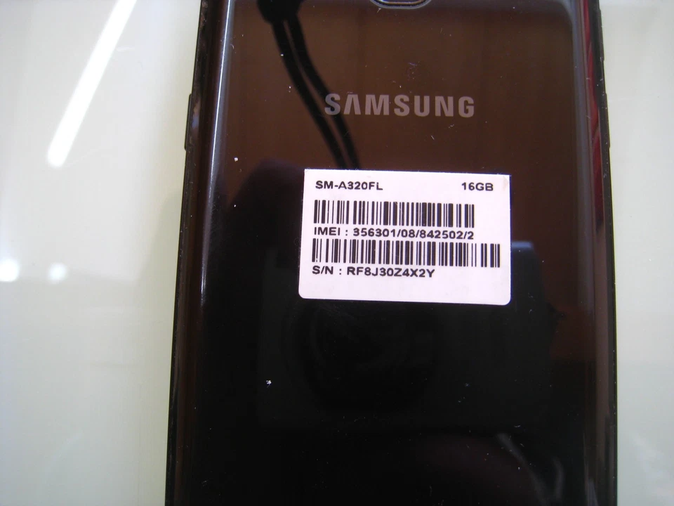 Samsung Galaxy A3 2017 SM-A320FL |akzeptabler Zustand | Simlockfrei (5), Foto 4 von 5