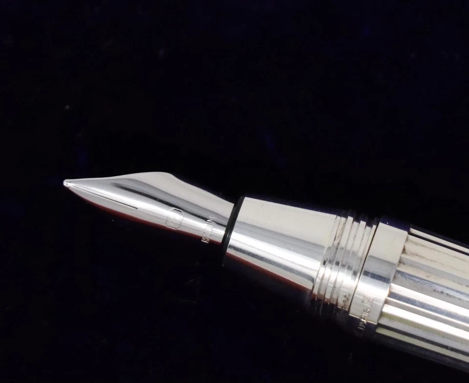 DUPONT CLASSIC Fountain Pen, Silver Barrel and Red Resin Cap - Image 3 of 4