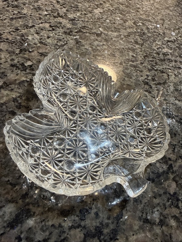 Leaf Trinket Dish Daisy Buttons Marked Fenton