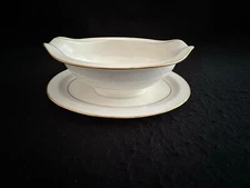 Noritake Ivory china gravy bowl or sauce boat Tulane 7562 lace rim gold trim