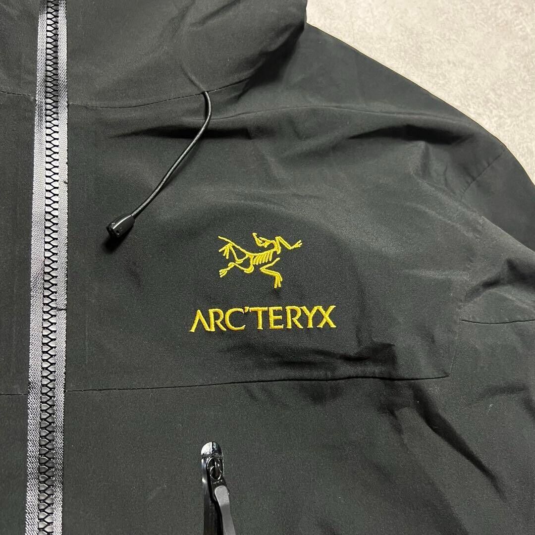 Arc'teyx Alpha SV 24k Gold Logo Gore-Tex Jacket Gold Arc'teyx Alpha SV 24k Gold Logo Gore-Tex Jacket Gold