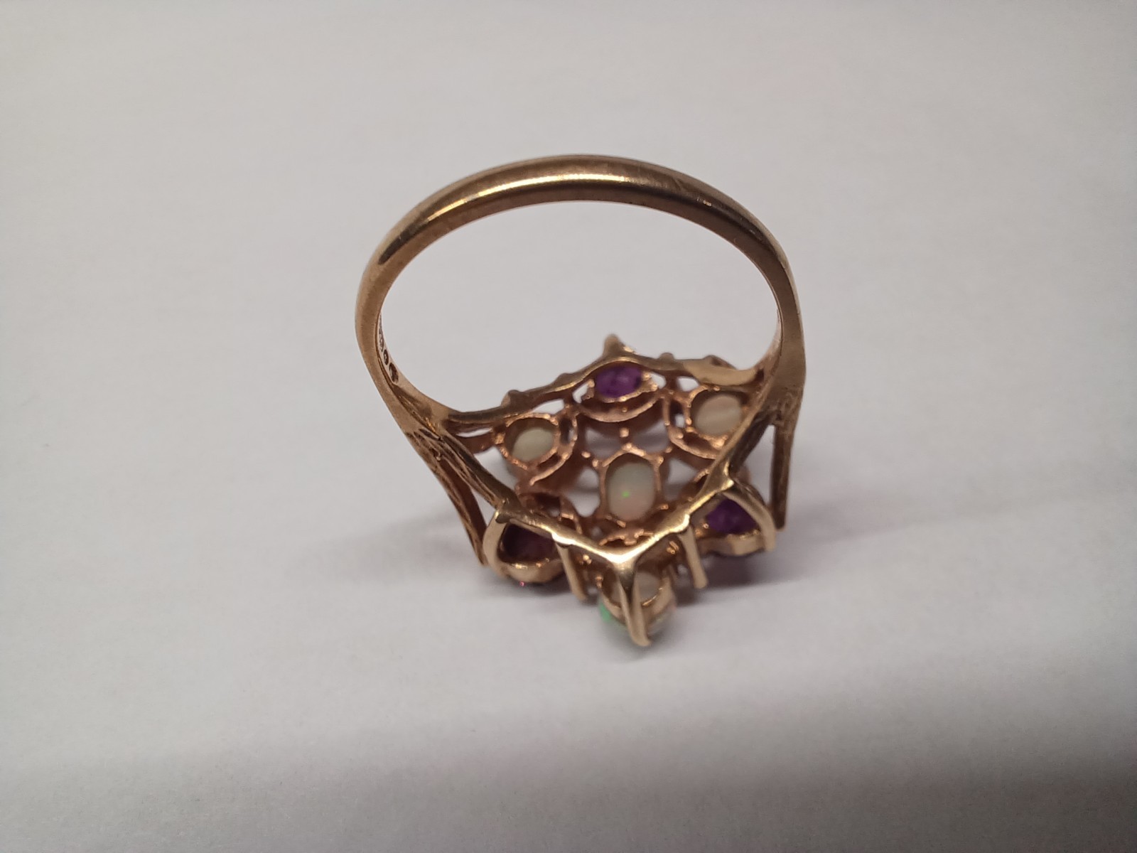 Vintage 9k Gold Ruby/Opal Ring - image 9