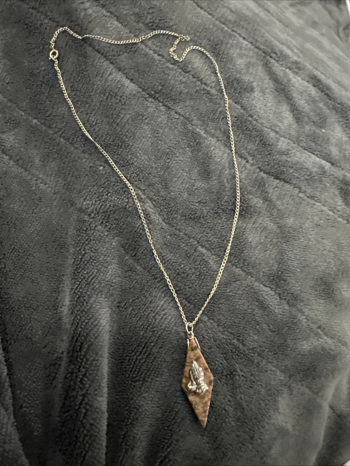 Colar pingente de pedra de jaspe vermelho com prata mãos de oração corrente de 18 polegadas - Imagem 2 de 4