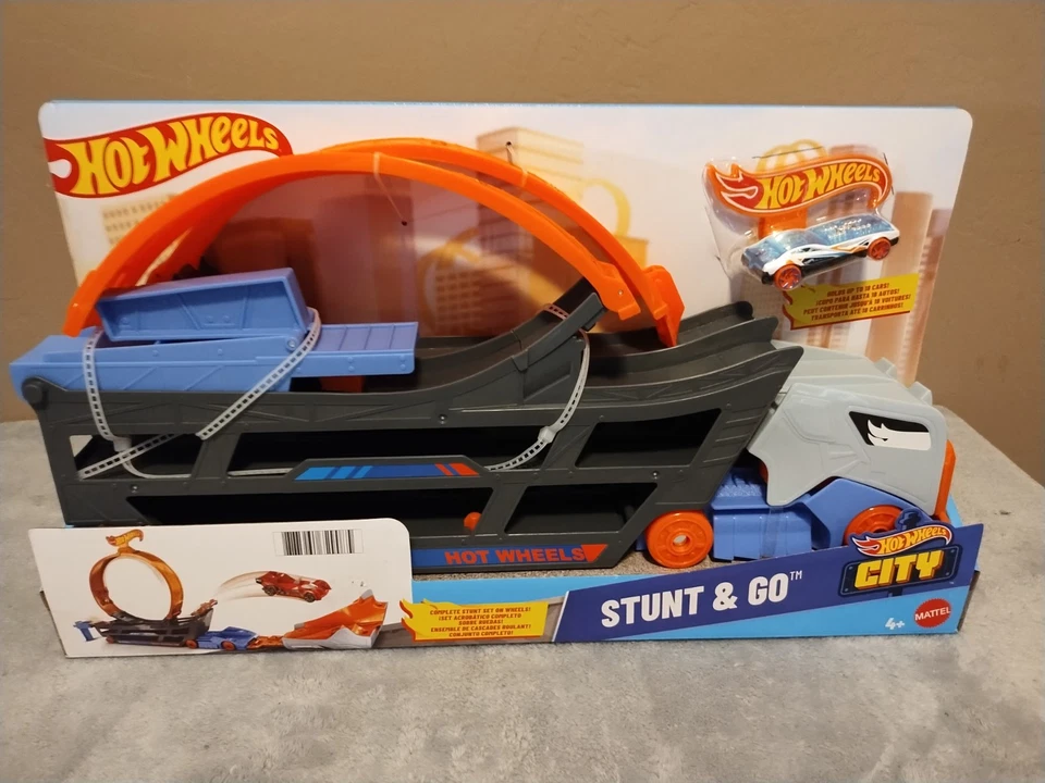 Hot Wheels Stunt & Go Car Track PlaySet Holds 18 Diecast Storage Transporter NEW - Image 2 of 4