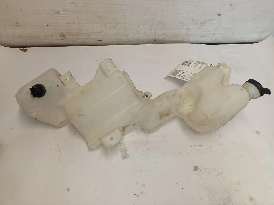 Wash Reservoir from 2014 Cadillac ELR 10125912 - Image 2 of 4