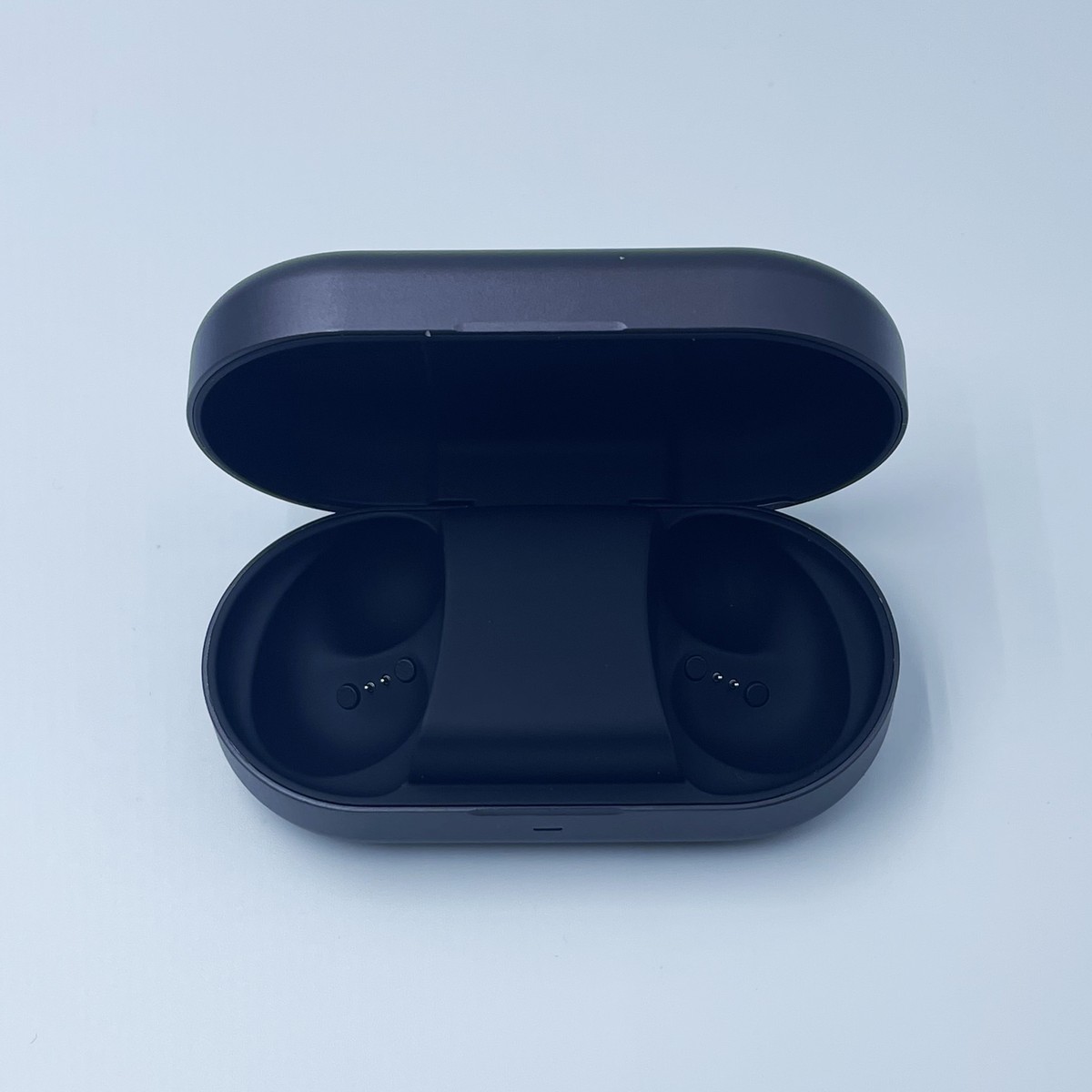 Bang & Olufsen Beoplay EQ True Wireless Earbuds Charger Case Bang & Olufsen Beoplay EQ True Wireless Earbuds Charger Case