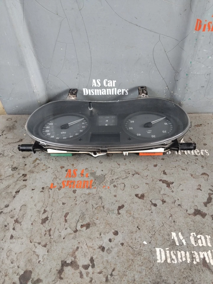 Mostradores velocímetro Renault Traffic 2006 peça nº. P8200390136 - L32 #1 - Imagem 4 de 4