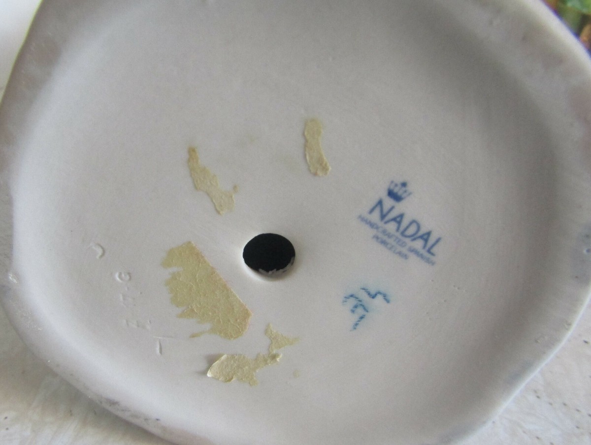 NADAL SPAIN PORCELAIN FIGURINE GIRL WITH FLOWERS in BASKET Large