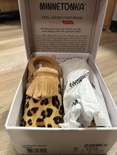 Baby Minnetonka Leopard Print Size 6 Moccasins New With Box