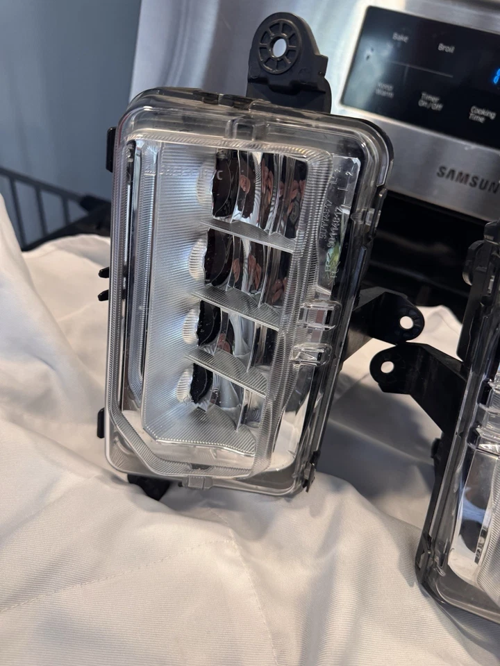 GMC 86819944 ЛАМПА ASM-FRT ПРОТИВОТУМАННАЯ 2021-2024 GMC YUKON XL 2021 ПАРА. - Изображение 2 из 4