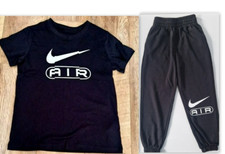 Image of Nike Air Swoosh  Tracksuit Set T Shirt - Joggers Fleece Kids 9-14 Black
