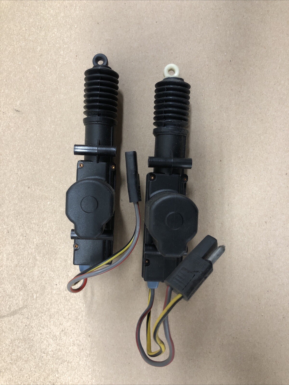 Alfa Romeo FIAT Maserati Front Electromagnetic Door Lock Actuator  MES 2 Wire