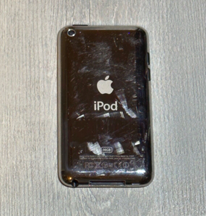Apple iPod Touch 4th Generation 8GB 16GB 32GB 64GB Black / White