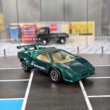 Matchbox LAMBORGHINI COUNTACH #60 of 75 Series 8 Super Cars 1998 Green Exotics