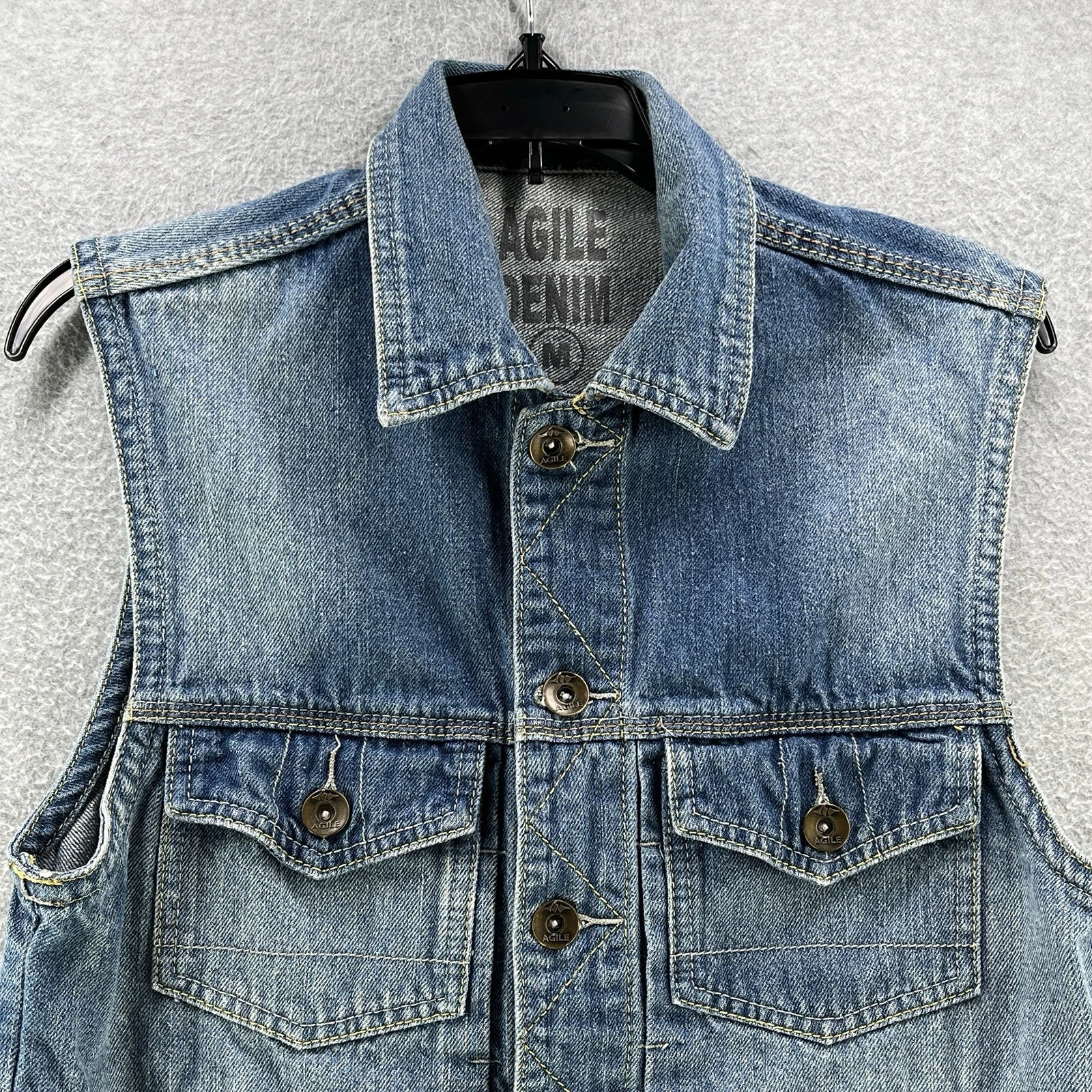 Agile Denim Mens Vest Medium M Blue Chaleco Button Up Collared Outdoor  image 2