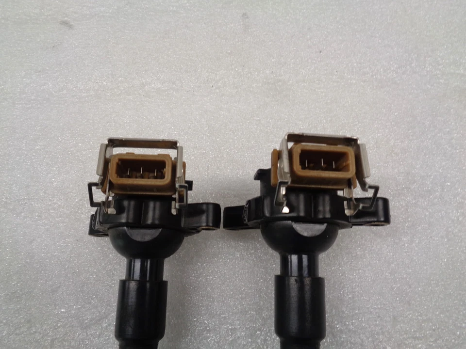 2001-2003 BMW 325i E46 2.5L Ignition Coil Set 0f 2 1748017 OEM DK705328 - Image 4 of 4