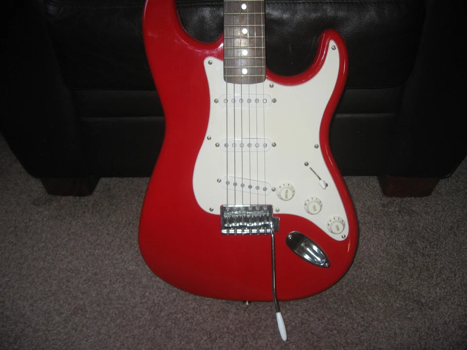 Squier Stratocaster 6-String Electric Guitar - Black (0378002506), photo 2 of 5