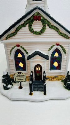 St Nicholas Square Village Collection Christmas  Wedding Chapel  2001 Retired