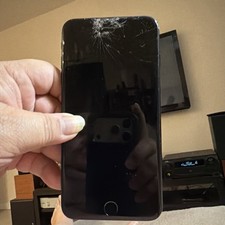 Apple IPhone 7 Plus Black with Cracked Screen iCloud