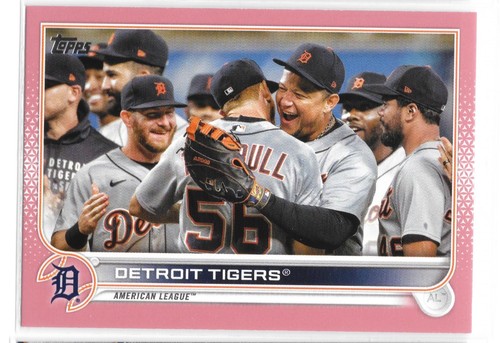 Detroit Tigers 2022 Topps Series 2 Team Card #640 - Mothers Day Pink #27/50