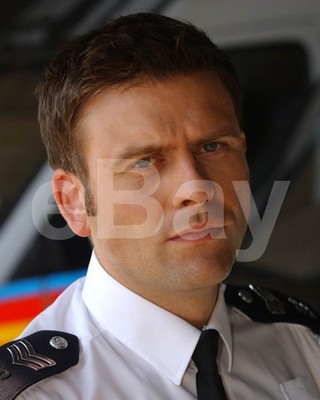 Das Bill (TV) Sam Callis 10x8 Foto