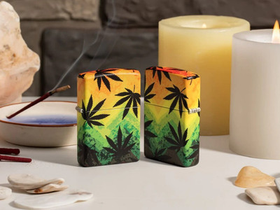 Original Neu Zippo Feuerzeug FLOATING LEAVES Bunt 540 Premium Allround Design