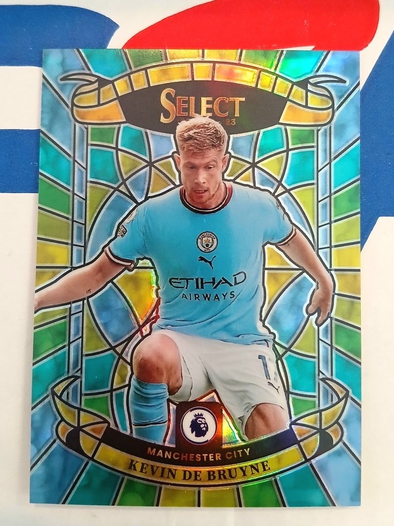 2022-23 Panini Select EPL Kevin De Bruyne Man City Stained Glass SSP Case Hit