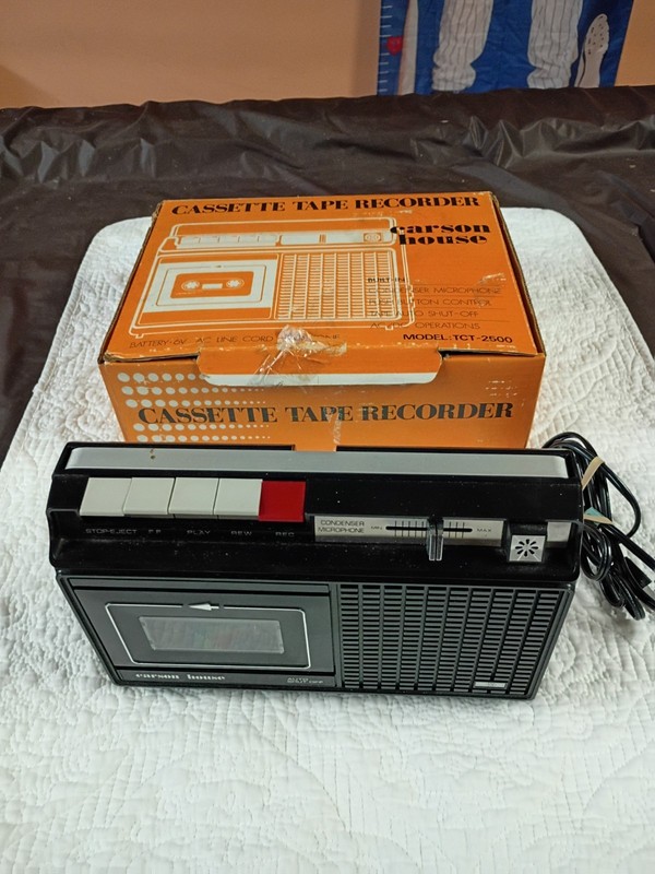 VINTAGE Carson House Cassette Recorder *USED AND WORKS* !