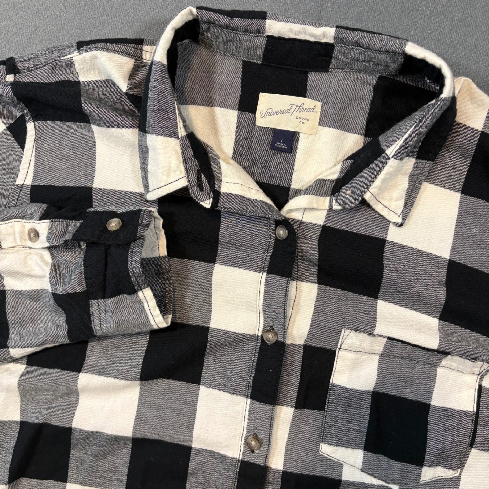 Universal Thread Women's Long Sleeve Button Down … - image 1