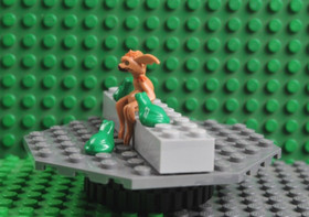 Lego Star Wars Salacious B Crumb Minifigure + 3 Frogs From Jabba's Palace 9516