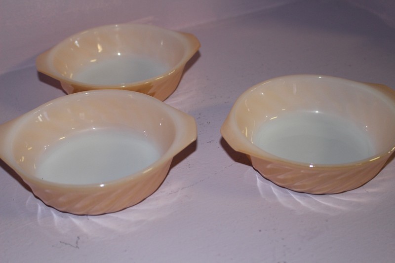 Vintage Anchor Hocking Lusterware small casserole swirl design set of 3
