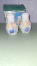 Vntg Cottage Grandma Core Colorful raised Floral Jug Salt And Pepper Shakers NIB