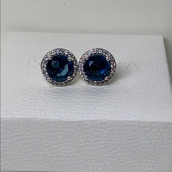 Pandora blue round sparkle stud deals earrings