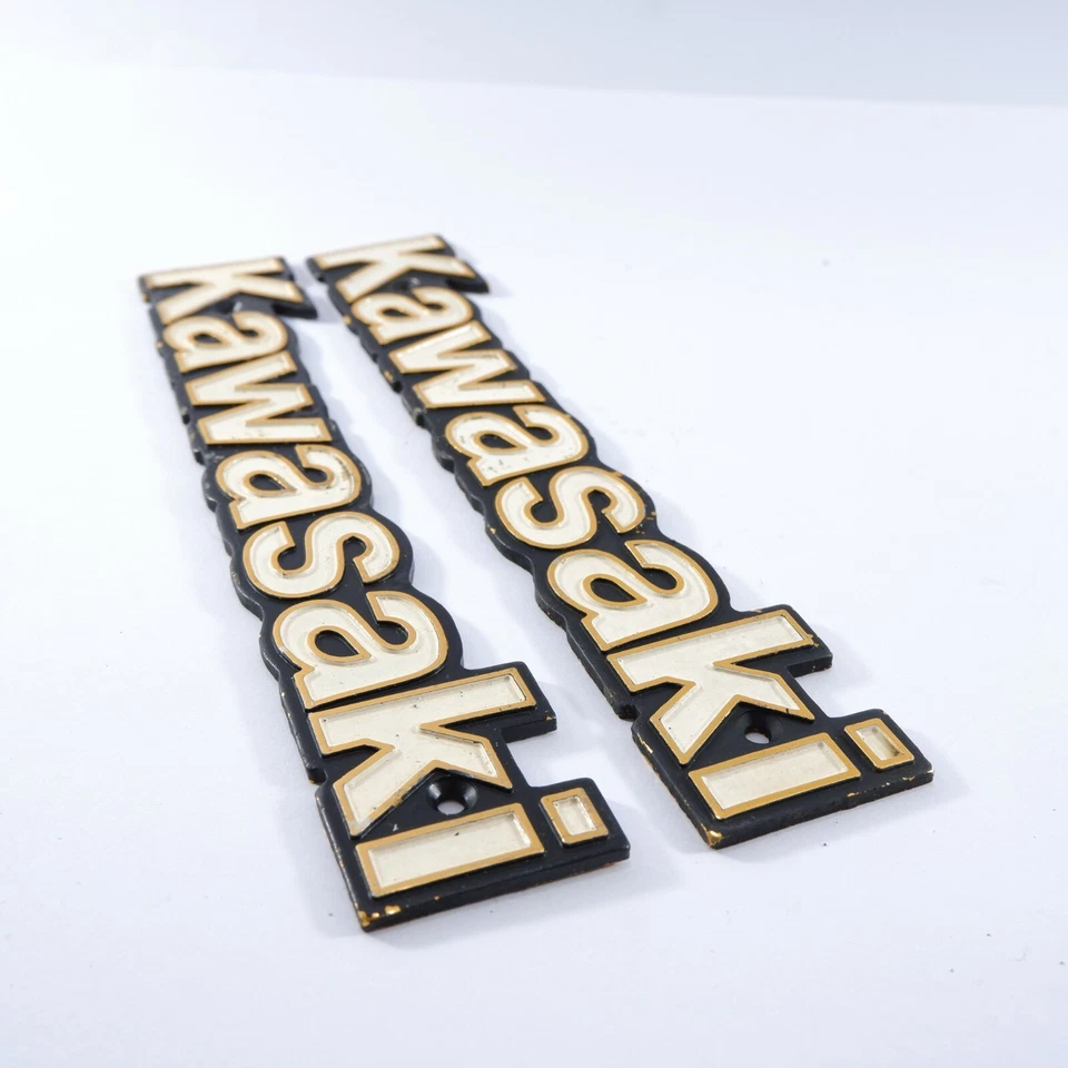 Emblema del tanque Kawasaki KZ1000 KZ900 KZ650 KZ550 KZ700 KZ750 KZ400 KZ250 KZ200 2 piezas Foto 3 de 4