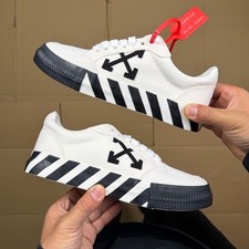 Off Canvas White Vulcanized Low Black Arrow Unisex Sneakers White