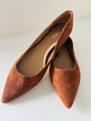 Mimco Womens Size 41 / 10 Tan Suede & Gold Heel Pointy Toe Flats with Small Heel