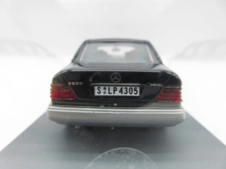 NEO 1/43 Mercedes-Benz E250 Diesel V124 Lang Sedan Limousine Black Diecast Model - Image 4 of 4