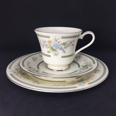 1981 Royal Doulton Adrienne The Romance Collection Teetasse Trio Set Vintage H5081