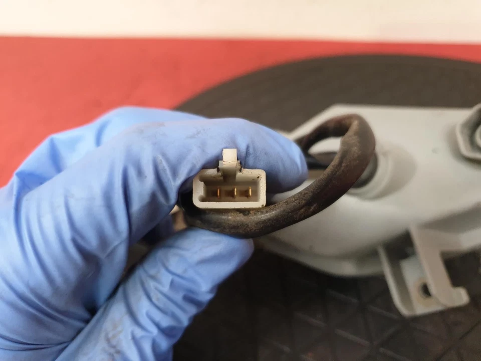 PEUGEOT BELVILLE 125 LC RS UNIDAD INDICADOR DELANTERO PASAJERO LADO CERCANO DERECHO 2019 Foto 2 de 4