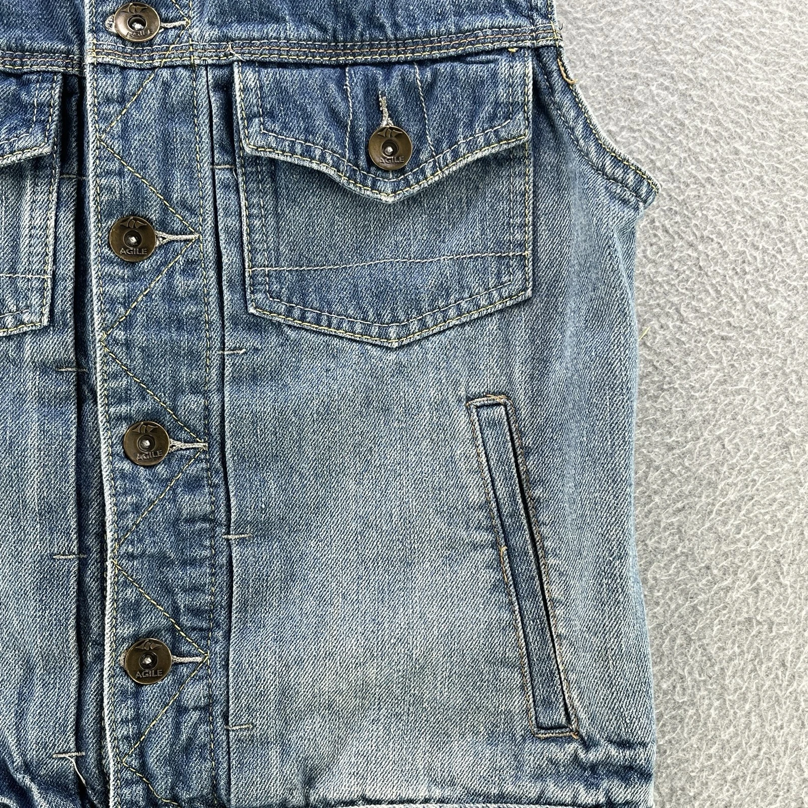 Agile Denim Mens Vest Medium M Blue Chaleco Button Up Collared Outdoor  image 3