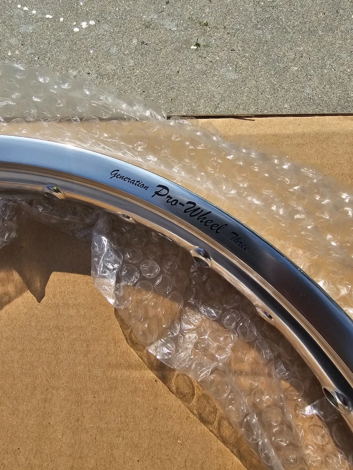 Llanta delantera plateada de 1,40" x 17" para mini bicicletas Suzuki y Yamaha Foto 2 de 2