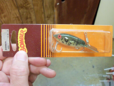 Bomber B02 original bullet shaped metal lipped cranbait! Brown Orange card! C2