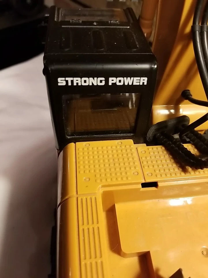 Large Huina Excavator Toy No Remote or batteries For Parts As Is - Image 4 of 4