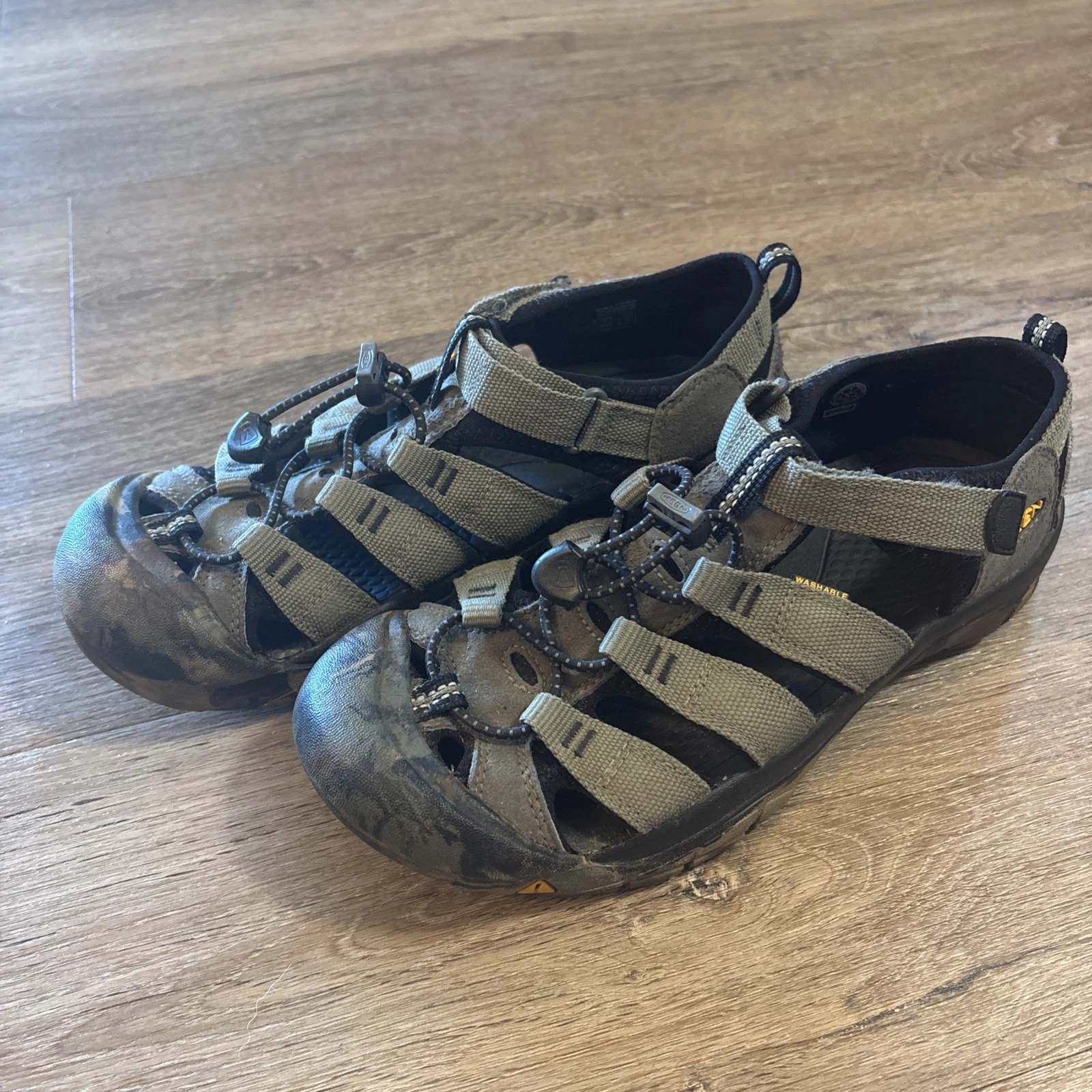 KEEN Newport H2 Green Camo Closed-Toe Fisherman Sandals Men's US 7 Lk Nw