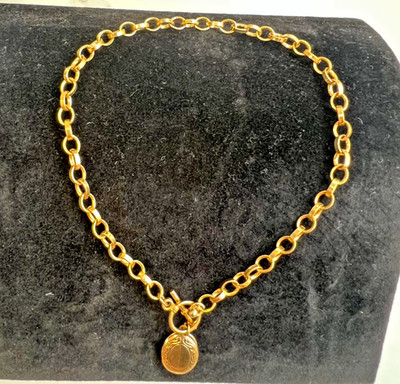 Gold Tone Oval Locket Necklace Toggle Clasp Chunky Chain Vintage Style Pendant