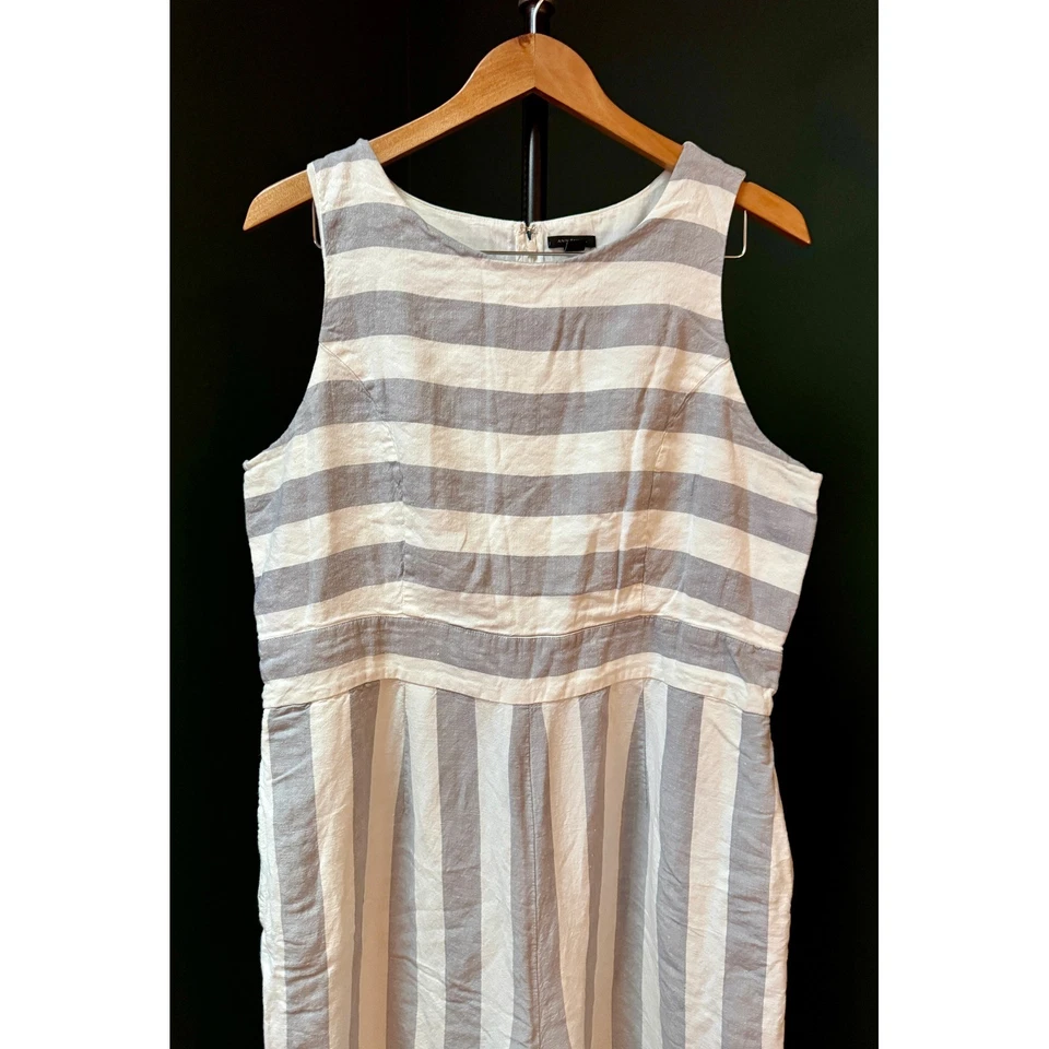 Macacão feminino Ann Taylor Factory listrado cinza e branco sem mangas perna larga GG - Imagem 3 de 4