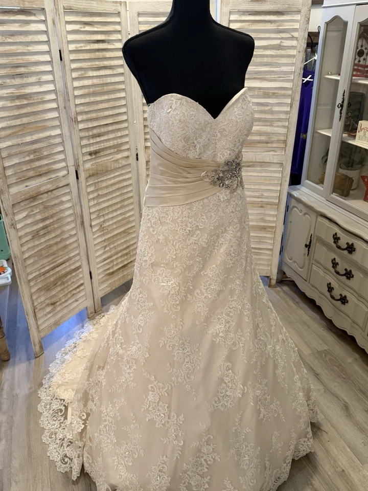 Allure Romance Bridal 2569 Size 12 IVORY/Light gold/Silver Wedding Gown Dress - Image 2 of 4