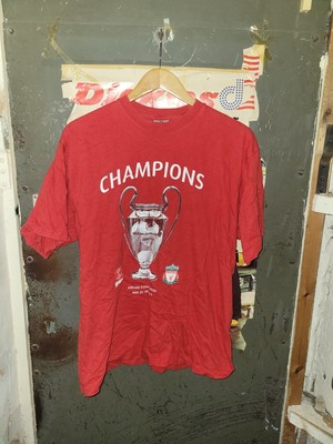 *LIVERPOOL CHAMPIONS 2005 GRAPHIC TEE FOOTBALL SHIRT FUSSBALL ROT HERREN LARGE GC*